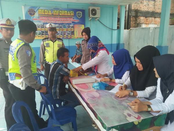  Polres Kampar Lakukan Cek Kesehatan Pengemudi dan laik Kendaraan